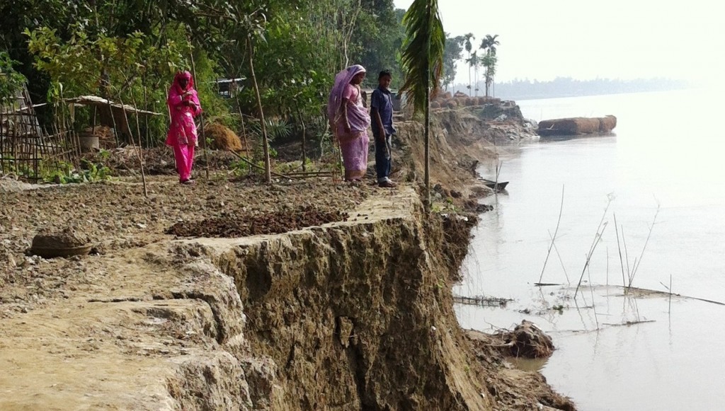 তিস্তার ভাঙন অব্যাহত -গঙ্গাচড়ায় নিঃস্ব আরো দেড়শ পরিবার