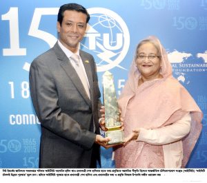 27-09-15-PM Received ICT Award_ITU_UN-8